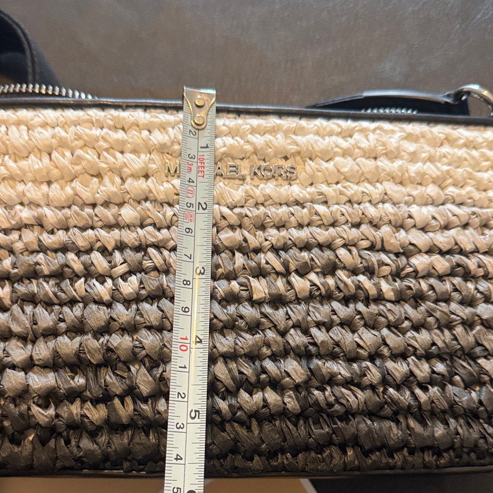 NWOT Michael Kors Black/White/Gray Textured Crossbody Bag With AirPod/Coin Pouch - Picture 7 of 10